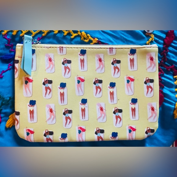 Yellow Ipsy cosmetic bag w/ women in swimsuits. Apx 5 x 7“. Excellent condition. - Picture 3 of 7